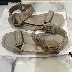 VINCE platform sandal